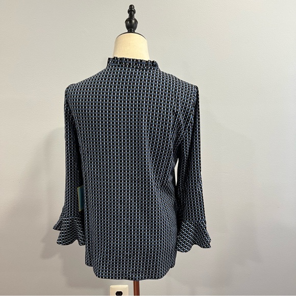 CeCe Garden Geometric Print Blouse In Cerulean Dusk - New With Tag - Reemoly - Picture 9 of 13